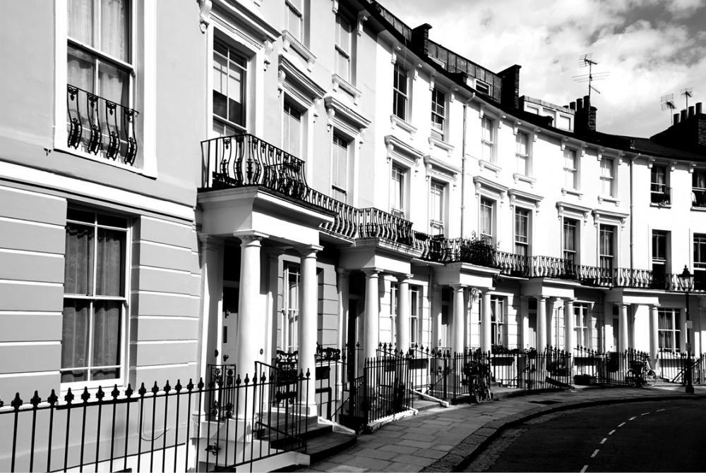 Aurum home - black and white town houses in London